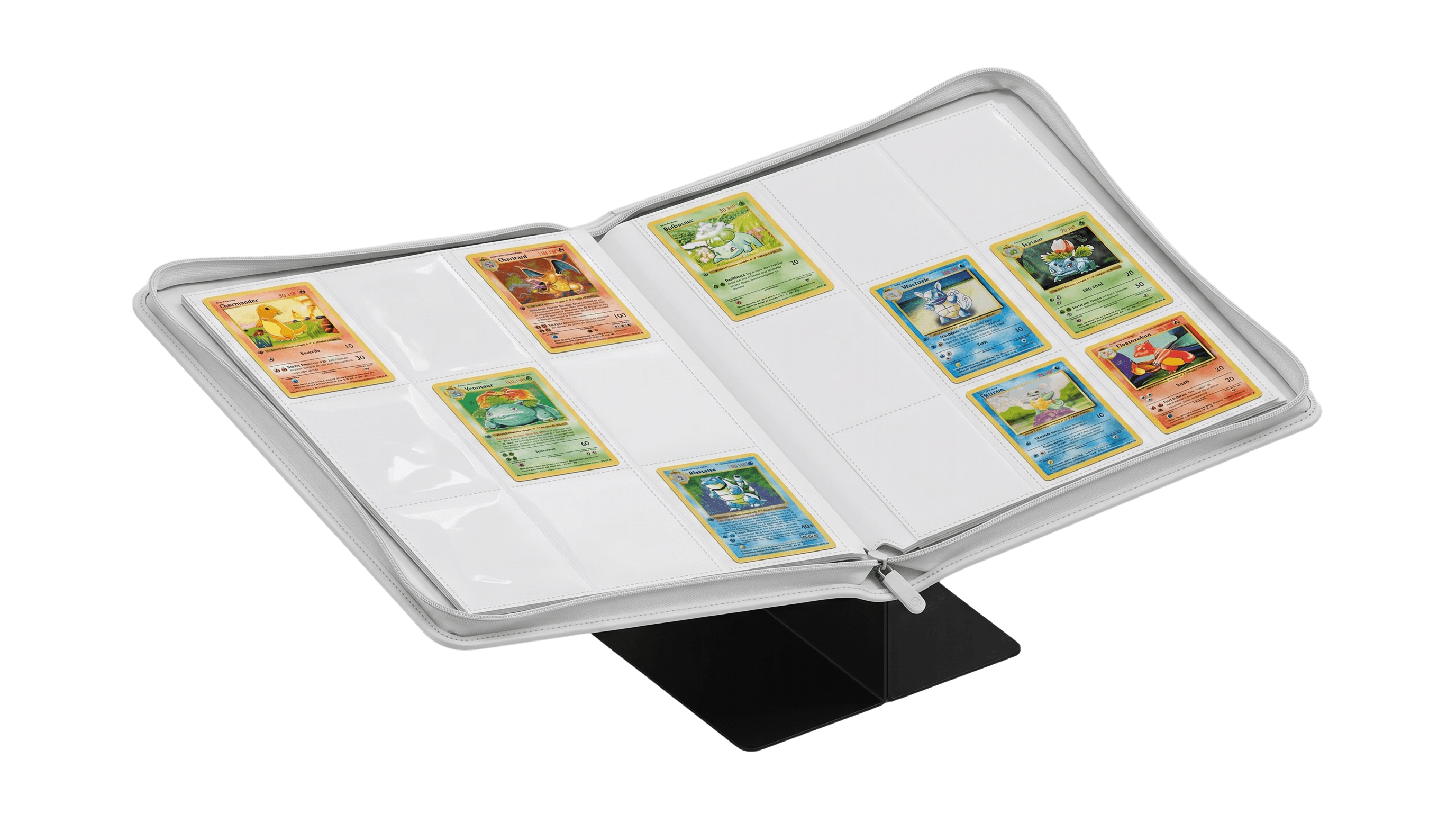 Geopende Ivoire-binder met witte archiefpagina's en ruilkaarten